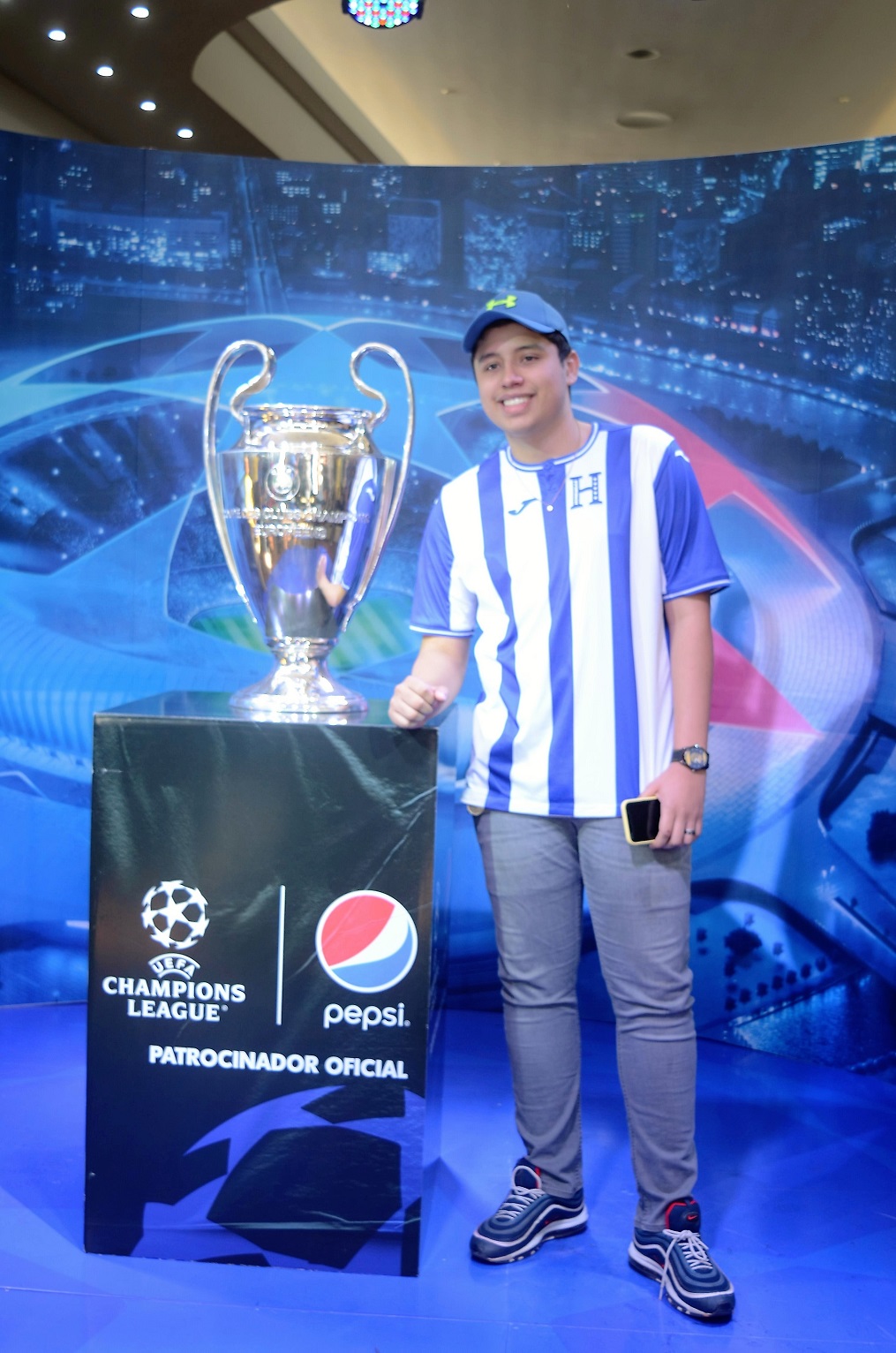 Plaza Pedregal albergó este martes la Copa Champions League en su vista a San Pedro Sula