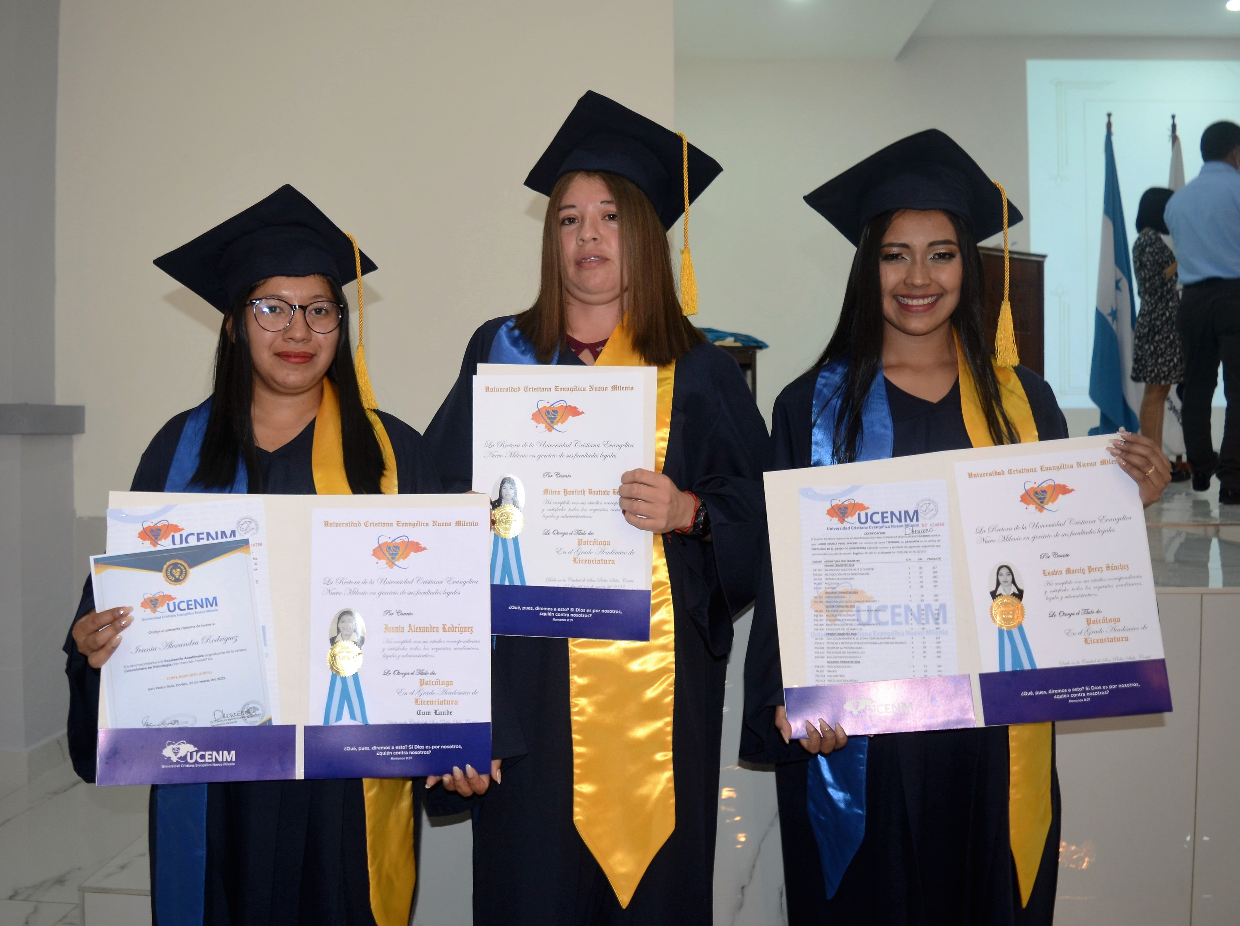UCENM gradúa 106 nuevos profesionales de la Centésima quinta promoción 