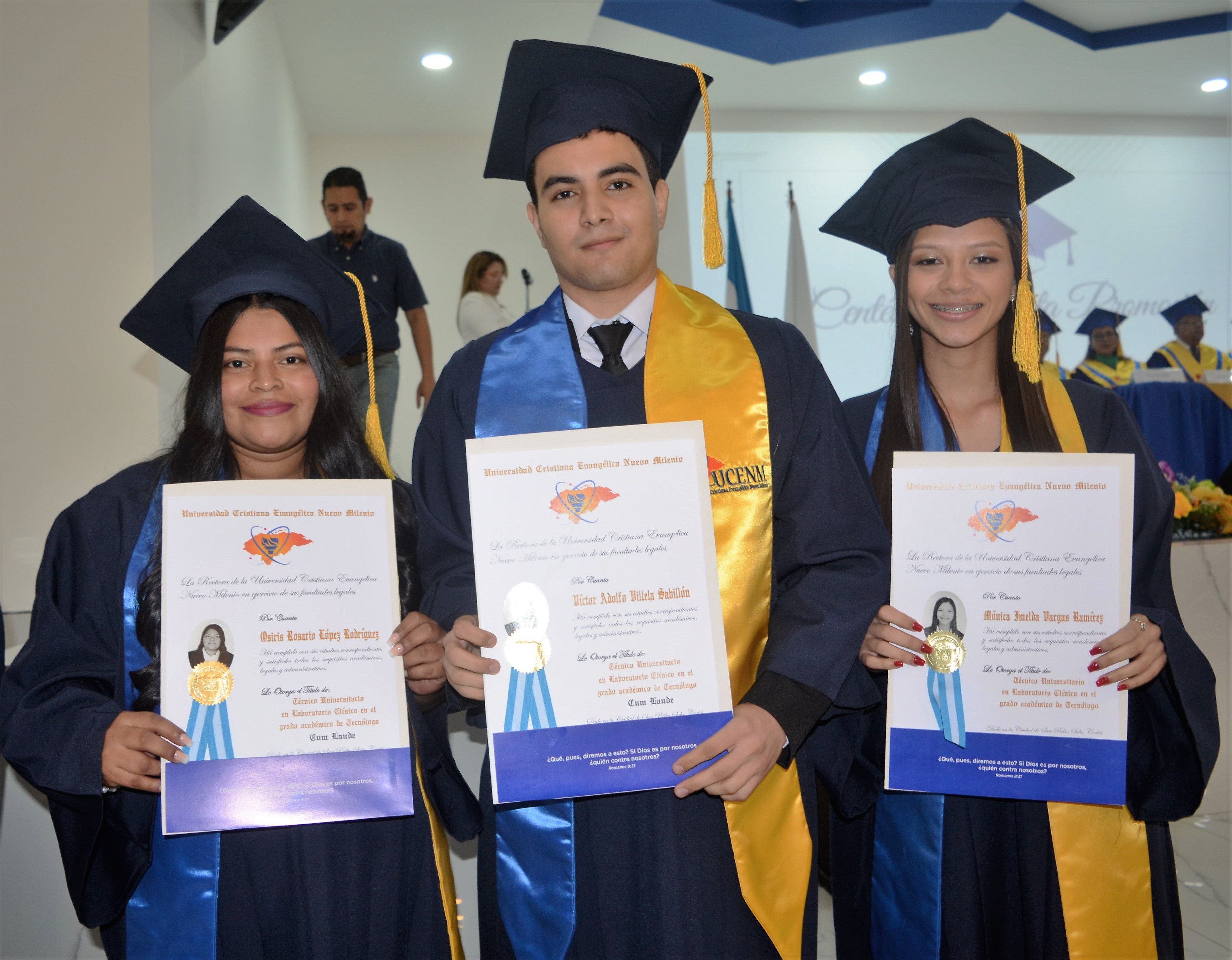 UCENM gradúa 106 nuevos profesionales de la Centésima quinta promoción 