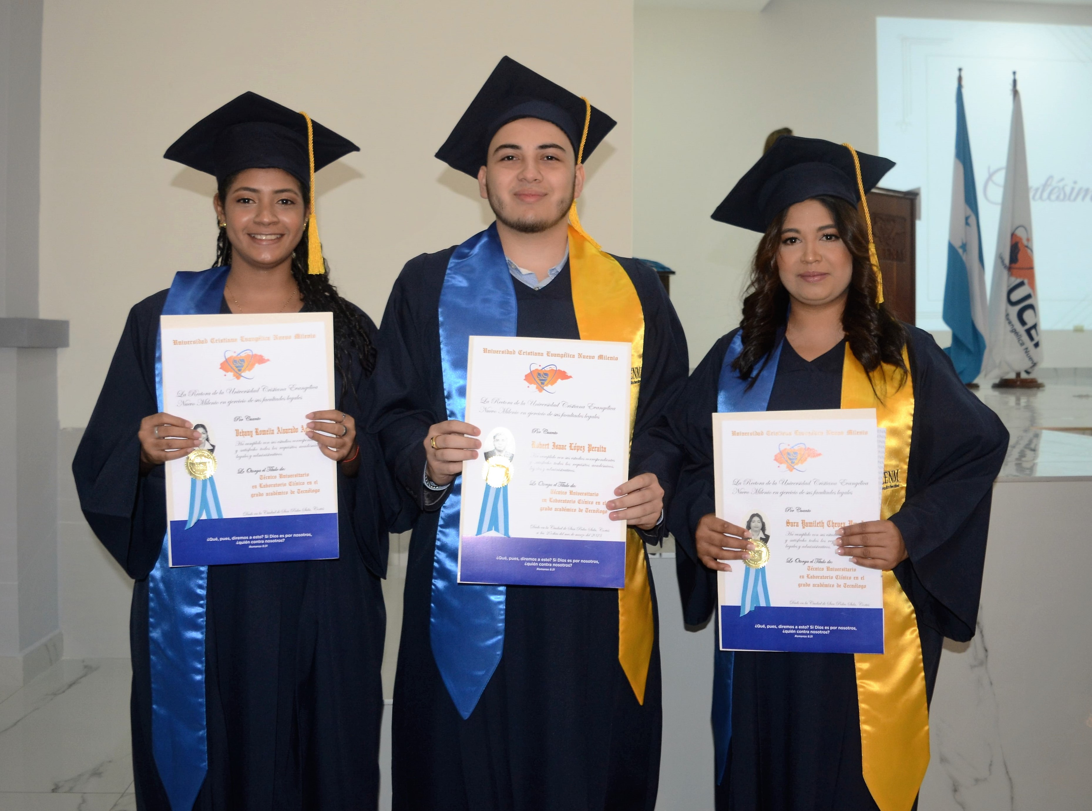 UCENM gradúa 106 nuevos profesionales de la Centésima quinta promoción 