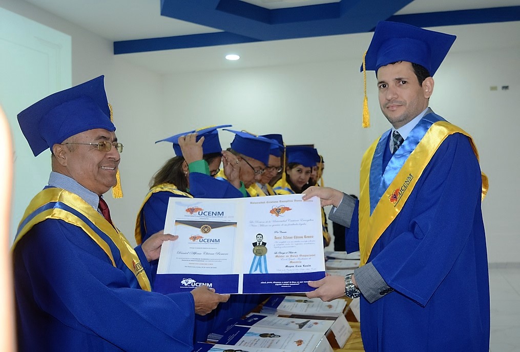 UCENM gradúa 106 nuevos profesionales de la Centésima quinta promoción 