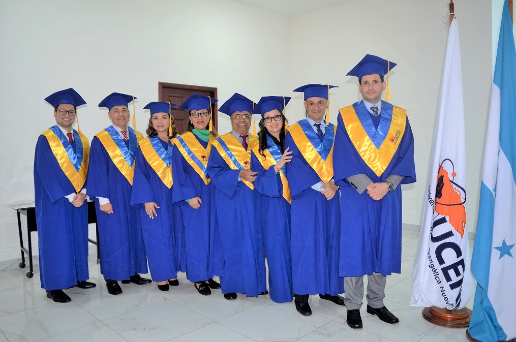 UCENM gradúa 106 nuevos profesionales de la Centésima quinta promoción 