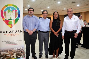 Miembros de Canaturh comparten en ameno cóctel de confraternidad