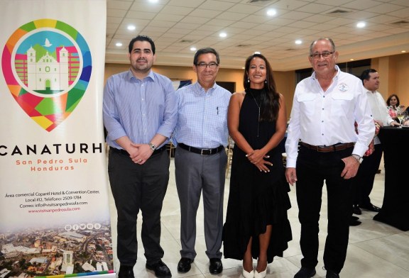 Miembros de Canaturh comparten en ameno cóctel de confraternidad