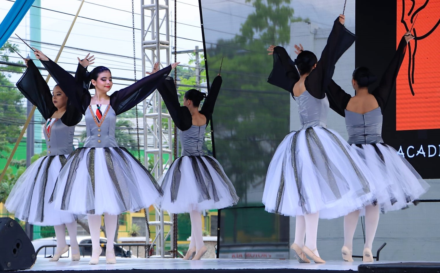Sampedranos disfrutaron de un derroche de talento en el Día Internacional de la Danza