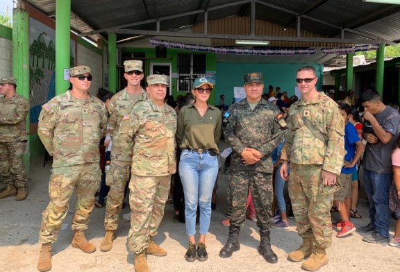 La Embajada de EEUU y la Fuerza de Tarea Conjunta Bravo se asocian con Ministerio de Salud para brigada médica