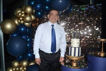 Festejo de cumpleaños para el Dr. David Eduardo Huezo