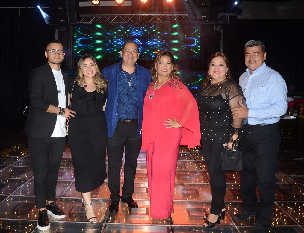 Una noche de Disco Party en el cumpleaños de Karen de Brito