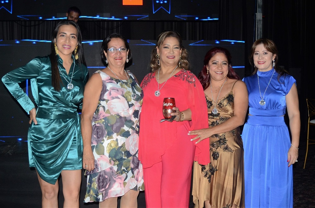 Una noche de Disco Party en el cumpleaños de Karen de Brito
