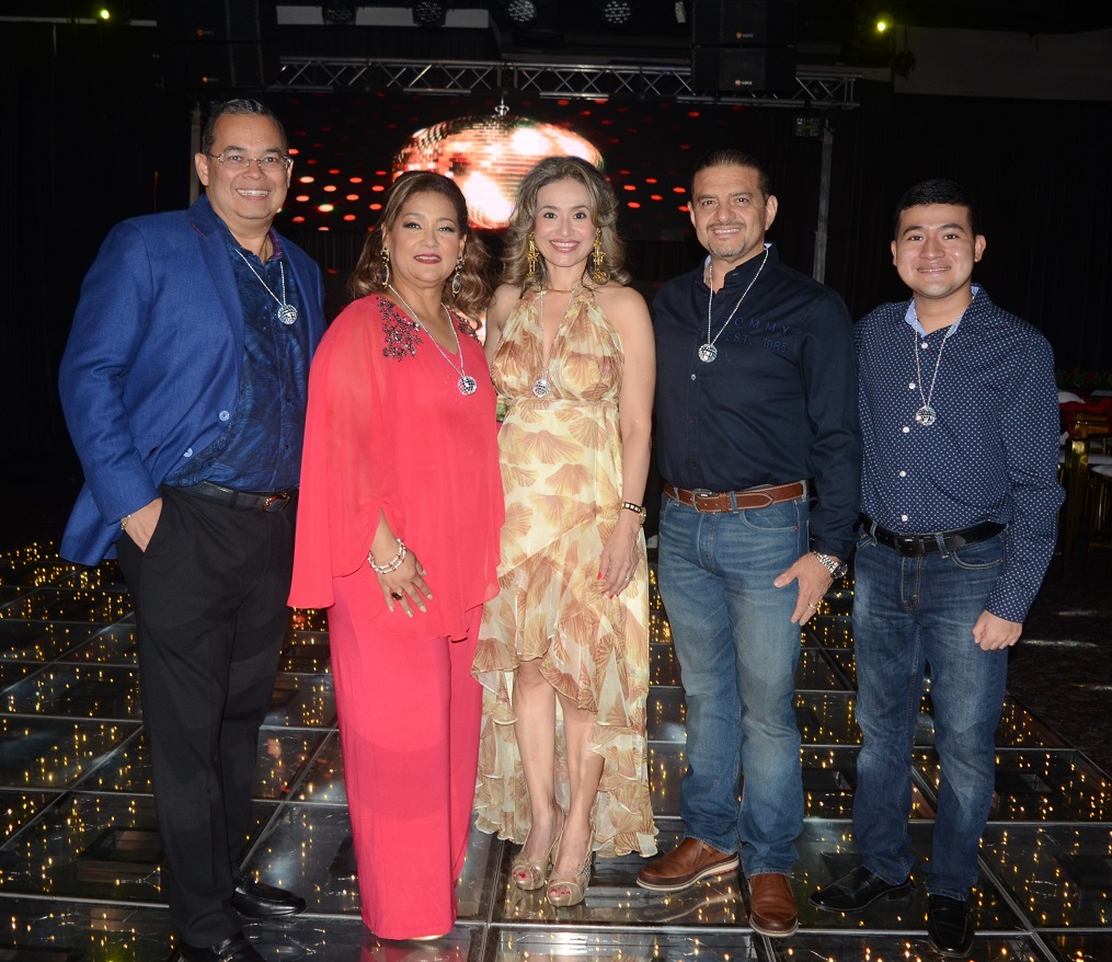 Una noche de Disco Party en el cumpleaños de Karen de Brito