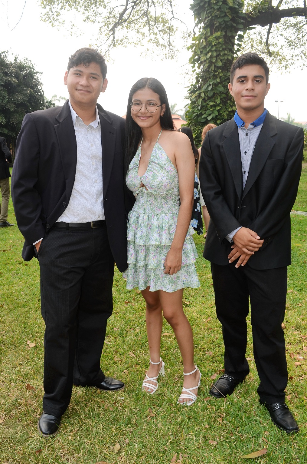 Juniors del Happy New Dawn ofrecen fraternal despedida a seniors 2023 