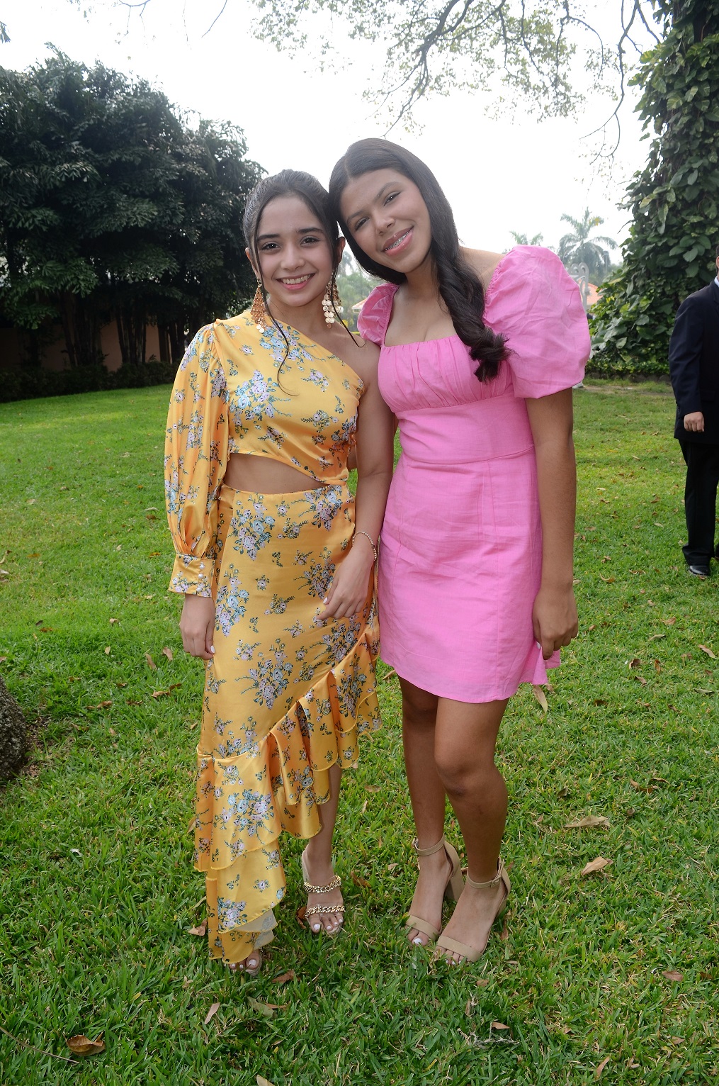 Juniors del Happy New Dawn ofrecen fraternal despedida a seniors 2023 