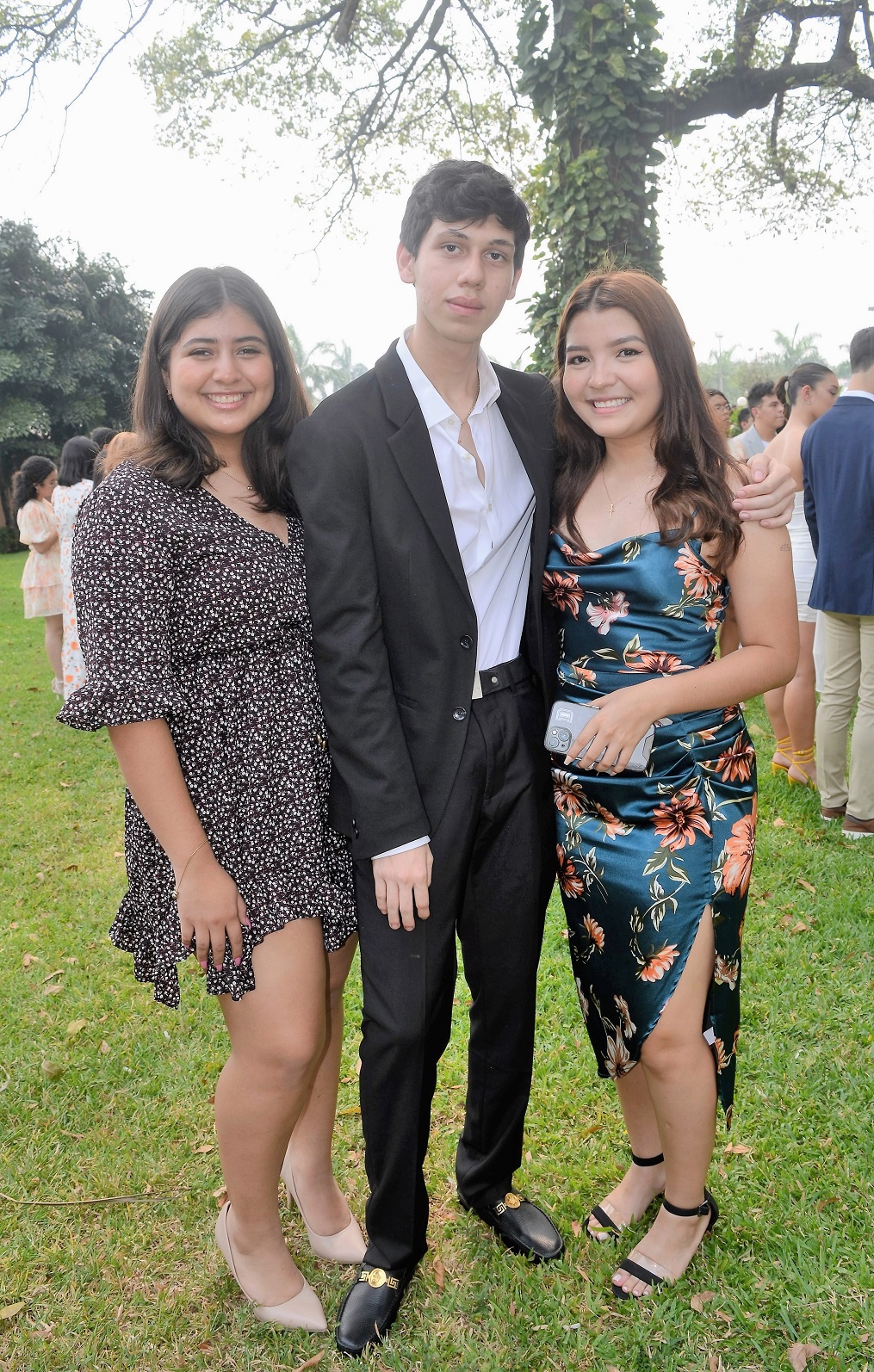 Juniors del Happy New Dawn ofrecen fraternal despedida a seniors 2023 