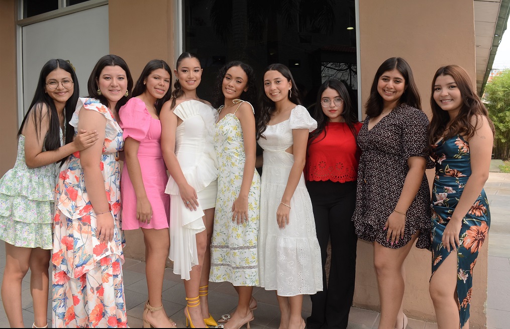 Juniors del Happy New Dawn ofrecen fraternal despedida a seniors 2023 