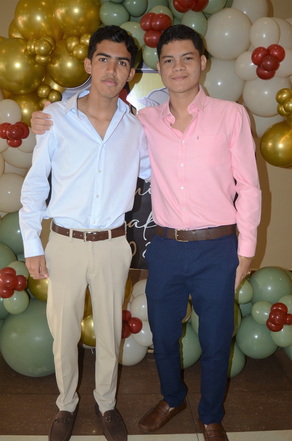 Juniors del Happy New Dawn ofrecen fraternal despedida a seniors 2023 