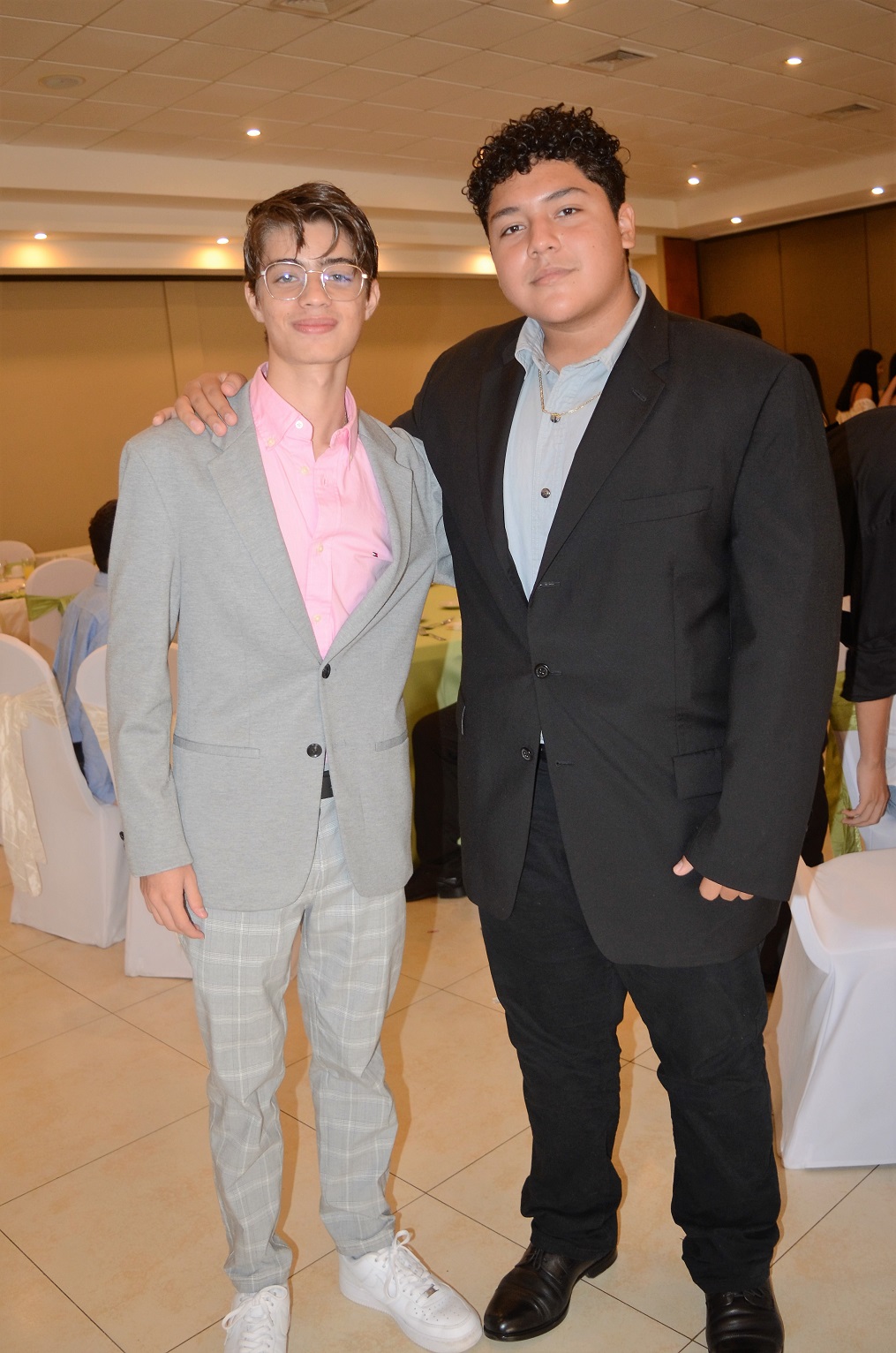 Juniors del Happy New Dawn ofrecen fraternal despedida a seniors 2023 