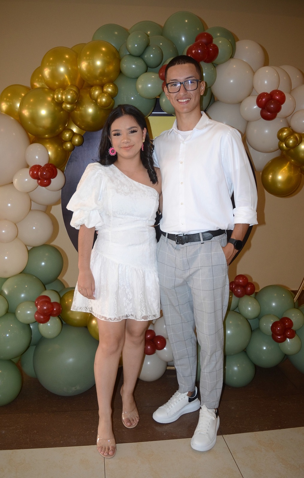 Juniors del Happy New Dawn ofrecen fraternal despedida a seniors 2023 