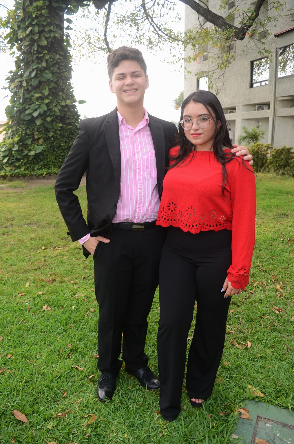 Juniors del Happy New Dawn ofrecen fraternal despedida a seniors 2023 
