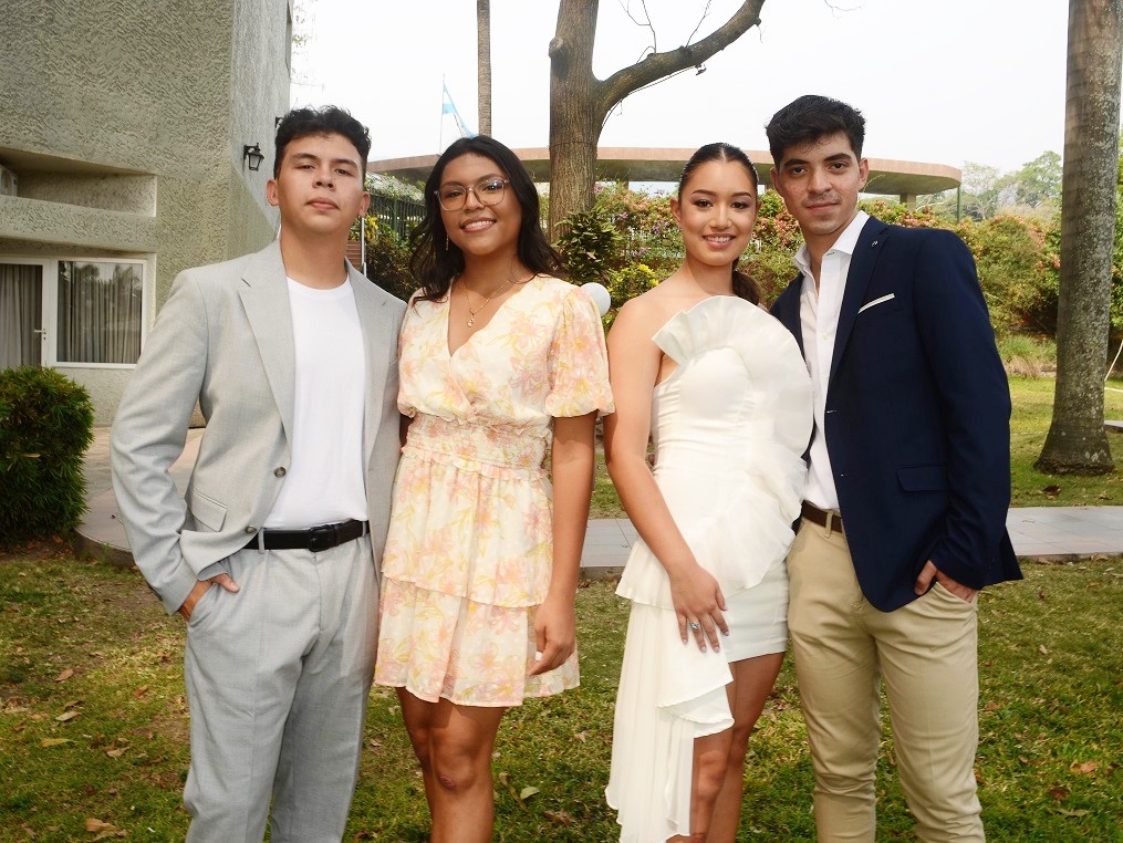 Juniors del Happy New Dawn ofrecen fraternal despedida a seniors 2023 