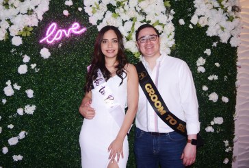 Carlos Cubero y Andrea Zúniga despiden su soltería