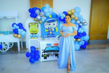 Dariana Alvarado de Nazar disfruta de su baby shower al estilo policía