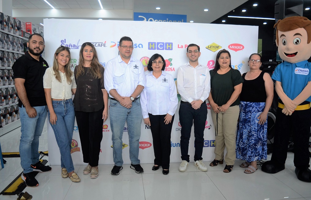 Anuncio oficial del Baleada Fest: representantes de las empresas patrocinadoras.