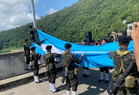 105 Brigada de Infantería y sus Unidades Orgánicas realizaron ceremonia de izado de la Bandera Nacional