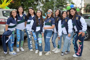 Seniors entrance estilo carnaval protagoniza generación 2024 de la Academia Americana