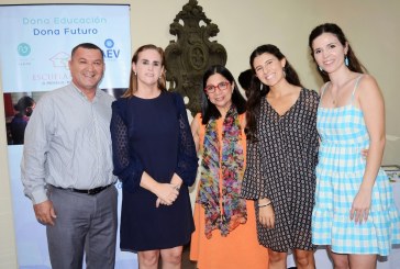 Cóctel de presentación del proyecto solidario “Escuela del Vidrio”