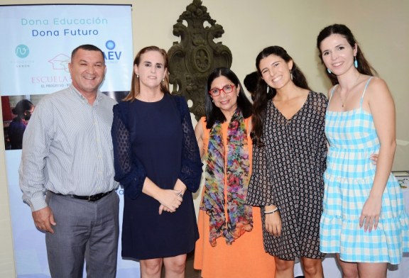 Cóctel de presentación del proyecto solidario “Escuela del Vidrio”