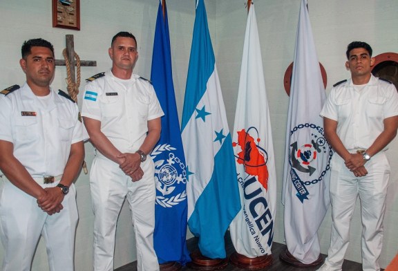 Estudiantes de Gestión Portuaria y Transporte Marítimo de UCENM realizan defensa profesional