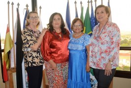 Té mensual del Club Internacional de Mujeres