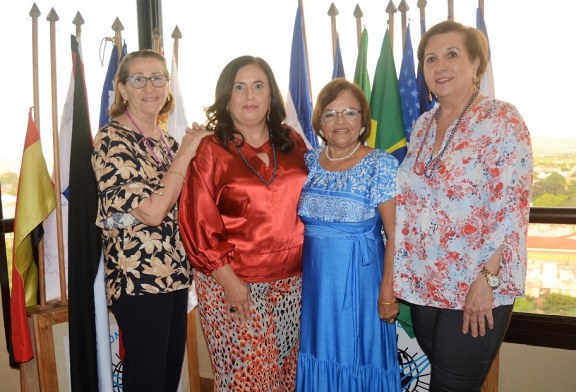 Té mensual del Club Internacional de Mujeres