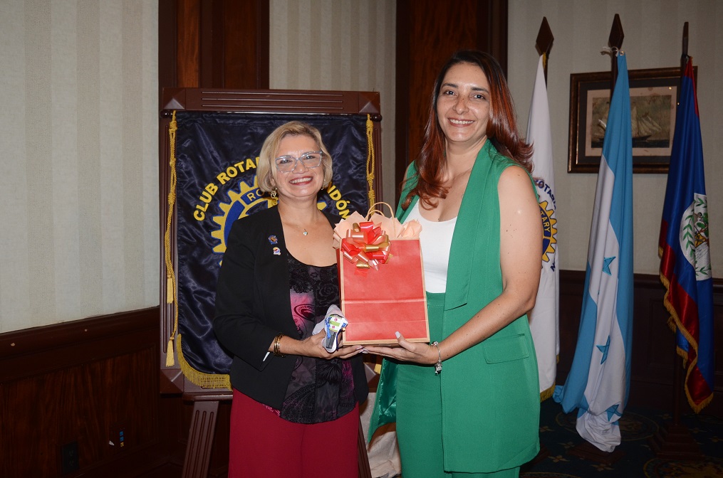 Club Rotario Merendón ofrece cena en honor a Carolina Corzo, Gobernadora rotaria del Distrito 4250 