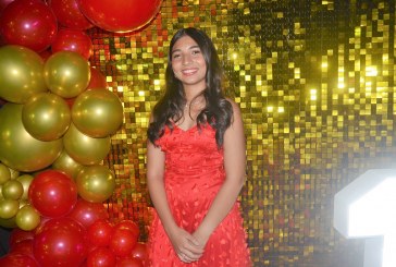 Alegre velada juvenil para la quinceañera Doris Handal