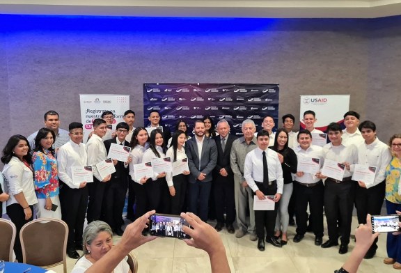 AHM y socios estratégicos presentan sexta promoción de Especialistas en Desarrollo de Software