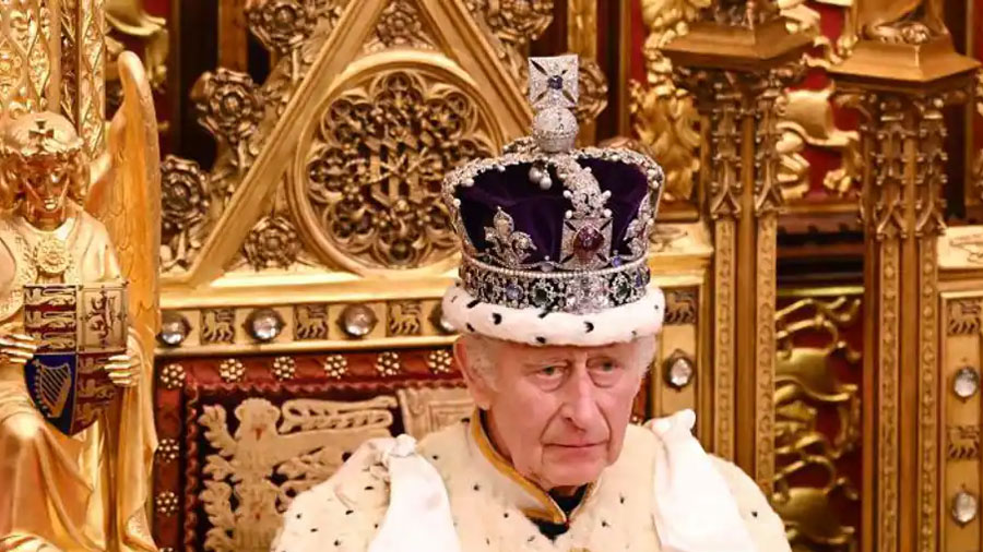 El Rey Carlos III pronuncia su primer “discurso del trono” para abrir el año legislativo en el Parlamento británico