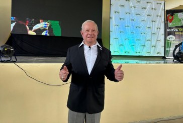 Empresario Roger D. Valladares impartió conferencia “Sueña, Despierta y Trabaja” a jóvenes de Cofradía