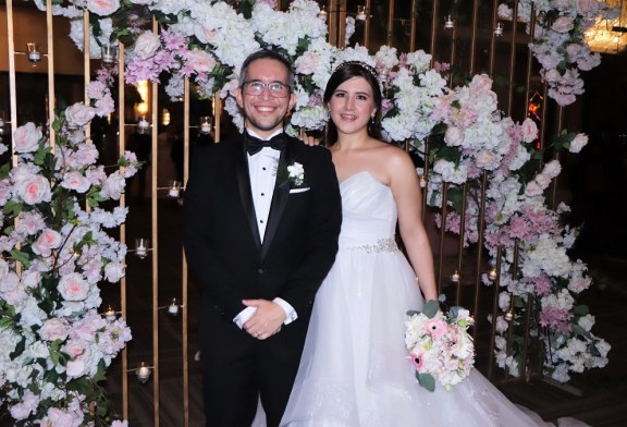 Juan Diego Filipi y Daniela Orellana celebran su boda religiosa