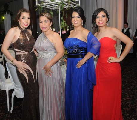 Camila Medina,Kathia Guevara, Reina Henriquez y Reina Mariela Guevara.