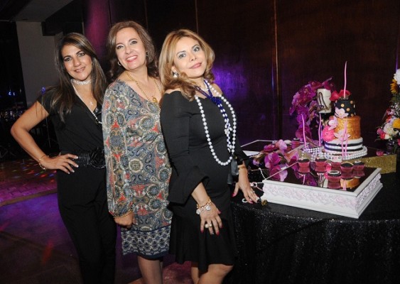 Amal Faraj, Susan Kunkar y Marlen Victoria Faraj.