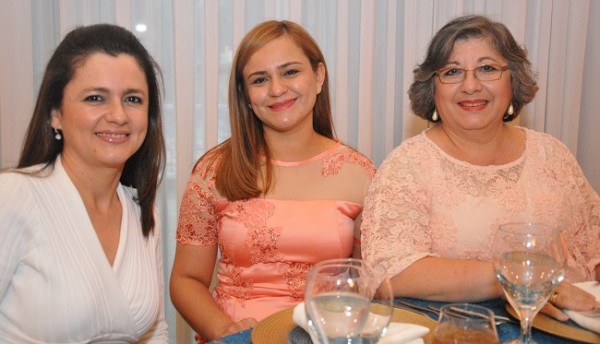 Erika de Gabrie, Carmen de Gabrie y Yesylle de Sheran.