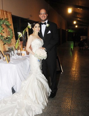 Felices el día de su boda Michelle Montoya y Aníbal Hernández