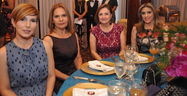Marissa de Handal, Sandra de Leva, Diana de Handal y Lorena de Kattan.