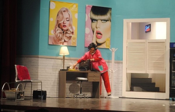 La nueva obra del Circulo Teatral Sampedrano Con los pelos de puna, esta buenísima, corran a verla, se van a divertir a lo grande.