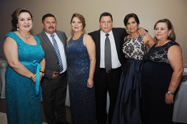 Sonia Moreno, Didier y Paty Robles,Gilberto Moreno,Ana de Moreno y Mirna Moreno.