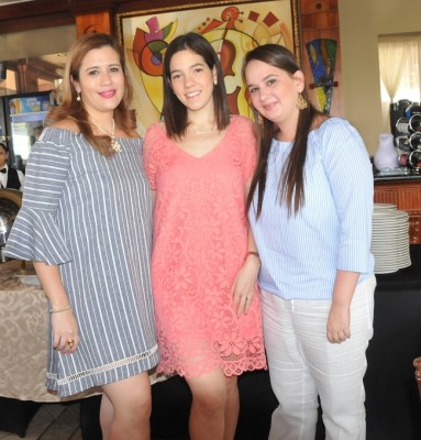 Andrea Pineda, Cecilia Prieto Collier y Jane Marie Beall.