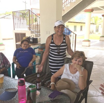 Antonieta Escobar, Vilma Karow y Lizette Nasser.