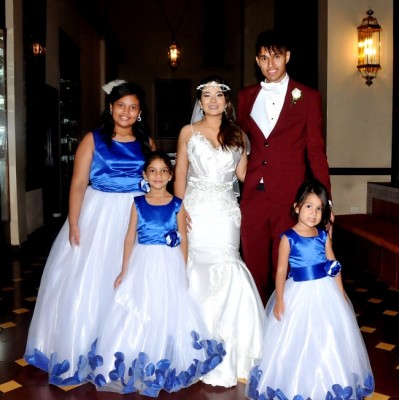 Abigail Zambrano, Keren Zambrano, John Beaumont, Arely y Keren Zambrano