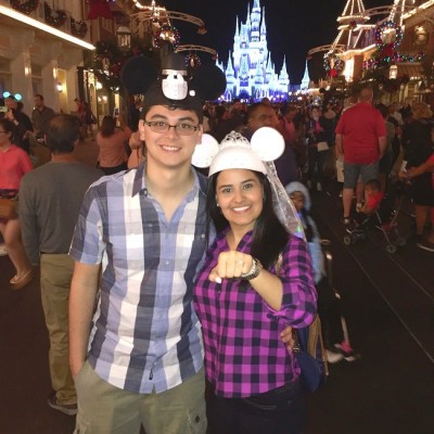 Abraham e Irma, se comprometieron un 25 de Diciembre del 2016 en Disney World...